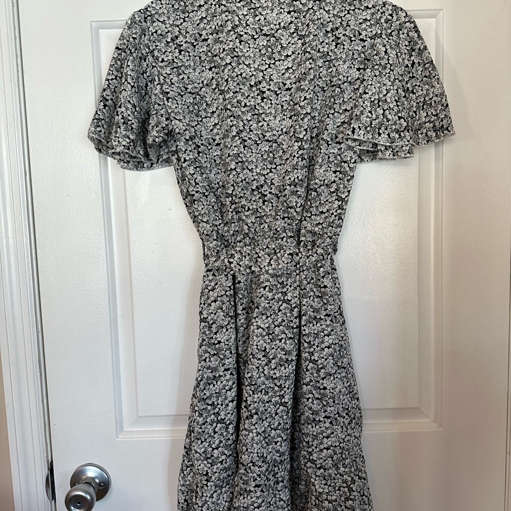 Women’s floral tie front v neck dress - Picture 4 of 5